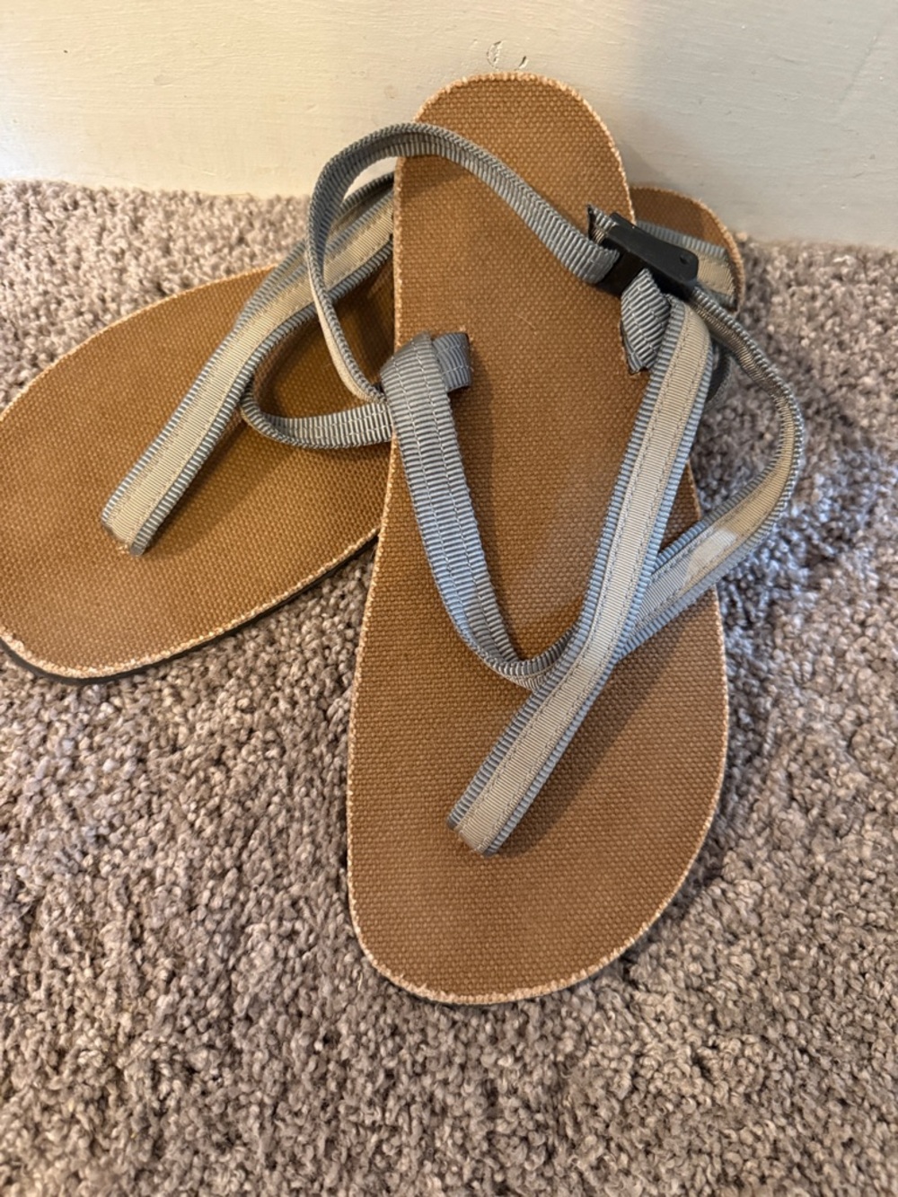 Earth Runners Circadian Women’s Grounding Sandals Size 8 women/size 6 men’s